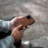 <h1>Woodcessories Bumper Case für iPhone 12/12 Pro, walnut&gt;</h1>