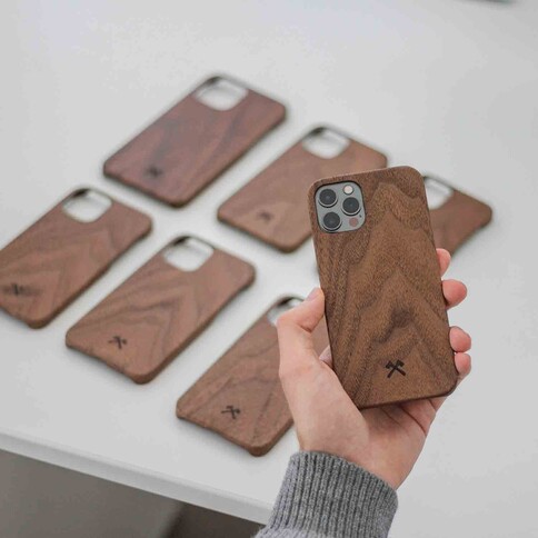 Woodcessories Slim Case für iPhone 12 Pro Max, walnut&gt;