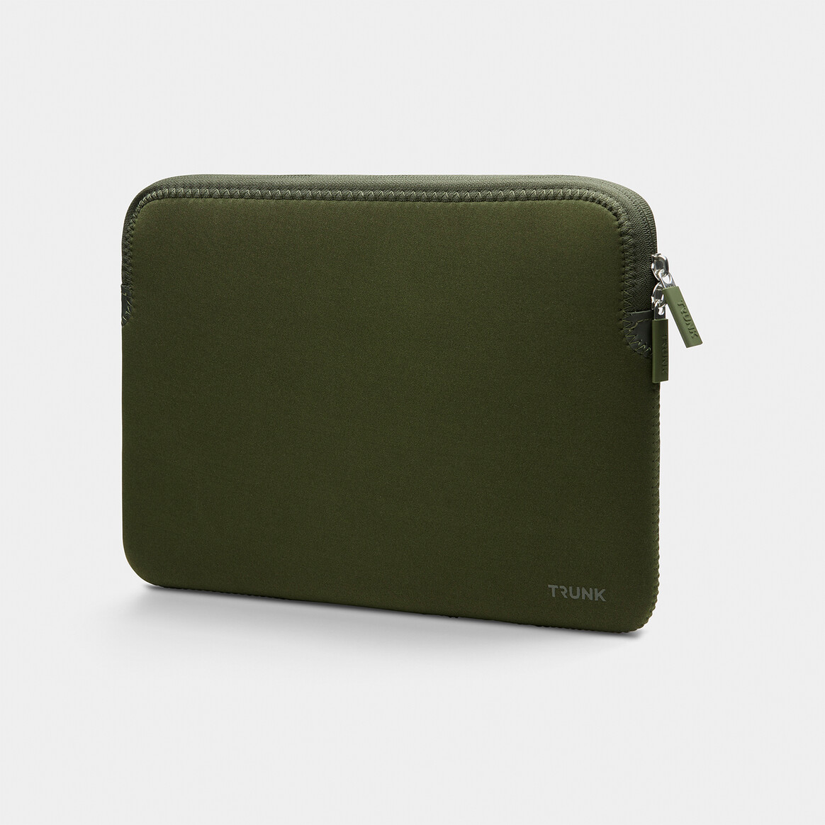 <h1>Trunk Neopren Sleeve für MacBook Pro/MacBook Air (2016-2022) 13&quot;, oliven-grün</h1>