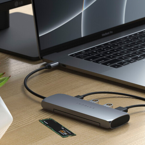 Satechi USB-C Hybrid Mulitport Adapter mit SSD Gehäuse, space grau