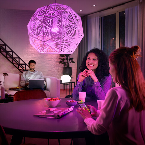 Philips Hue White &amp; Color Ambiance E27 Doppelpack 2x570lm 60W